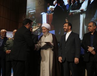 معلم، کنشگر خاموش