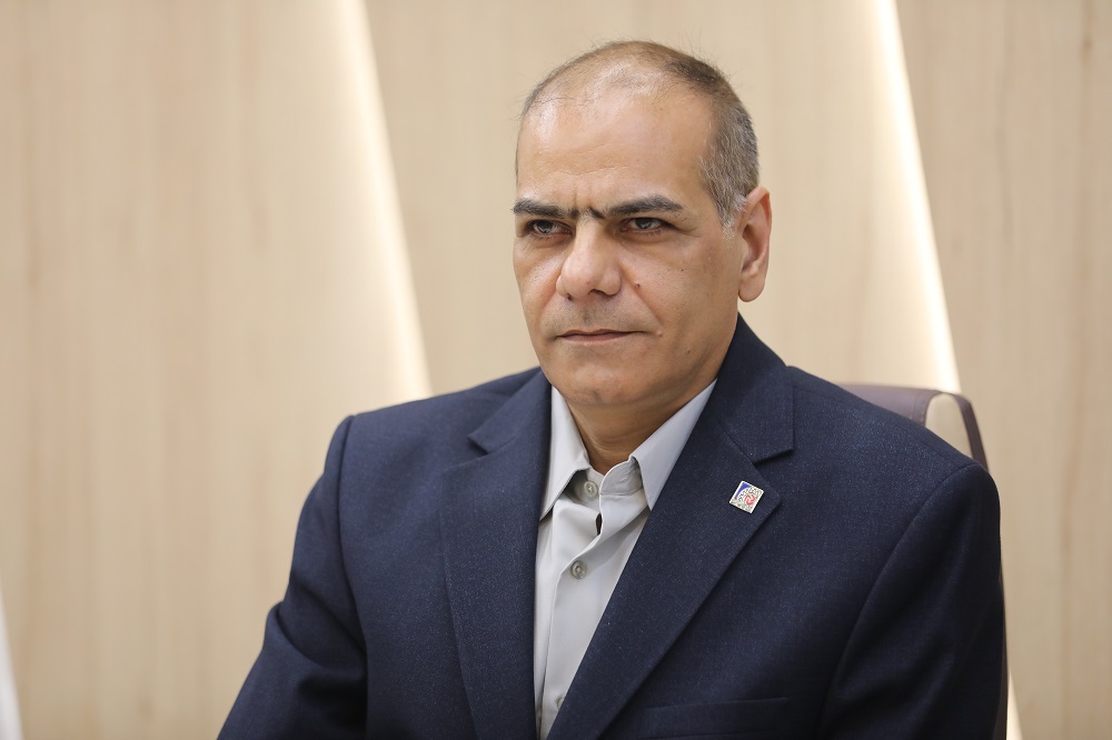 رئیس اتاق اصناف مرکز استان مرکزی برای احیای روند شکل‌گیری شهرک خودرو بیان کرد: به منظور ساخت شهرک خودرو در سال ۹۱ زمینی دولتی با قیمت دولتی و تقریباً رایگان در اختیار شهرداری قرار گرفت تا شهرداری آن را بسازد و به کسانی که خدمات خودرویی انجام می‌دهند و در شهر آلاینده هستند، واگذار کند.