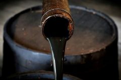 مکث نفت برای جهت‌یابی قیمت
