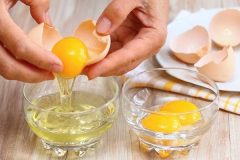 چگونه تخم مرغ از ریزش مو جلوگیری می کند؟